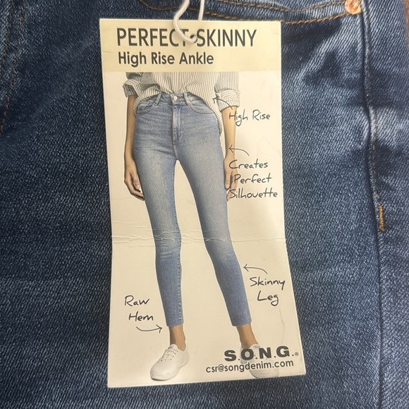 Bullhead Denim - SONG jeans blue ankle high rise raw hem stretch size 27 waist NWT